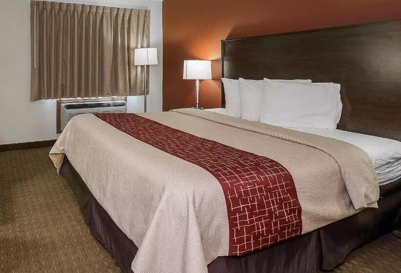 キングサイズベッドのスタンダードルーム, Red Roof Inn Dayton  Huber Heights