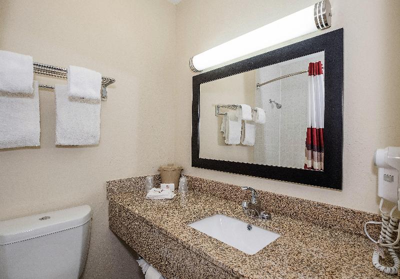 キングサイズベッドのスーペリアルーム, Red Roof Inn Dayton  Huber Heights