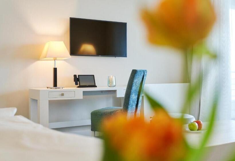 Номер Стандарт Боковой Вид на Море, Strandhotel Dünenmeer   Adults Only