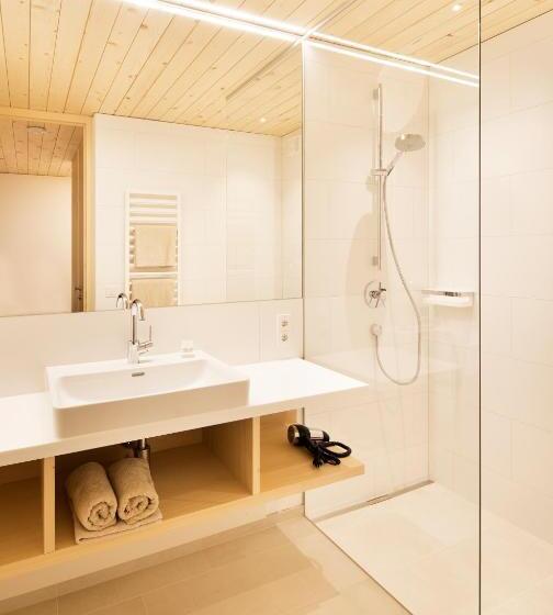 غرفة قياسية مزوَّدة بشُرفة, Tannahof