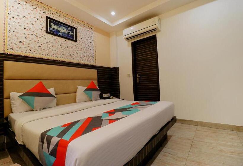 수피리어 룸, Omega Residency