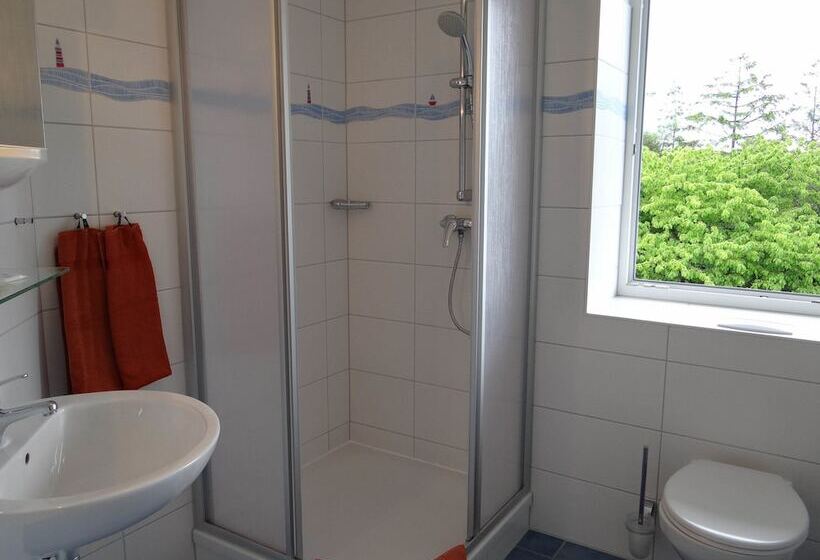 带两个卧室的顶楼公寓, Strandhotel Villa Louisa & Appartementhäuser Villa Josephine Und Christine