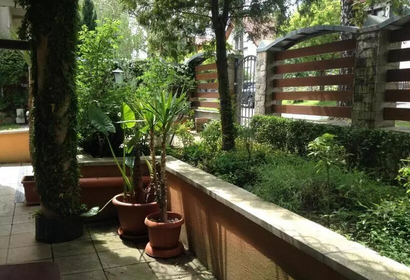 اتاق خانوادگی, Villa Grazia