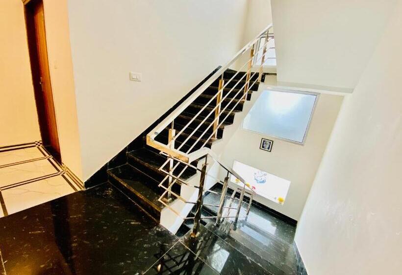 デラックスルーム, Bhagwati Palace