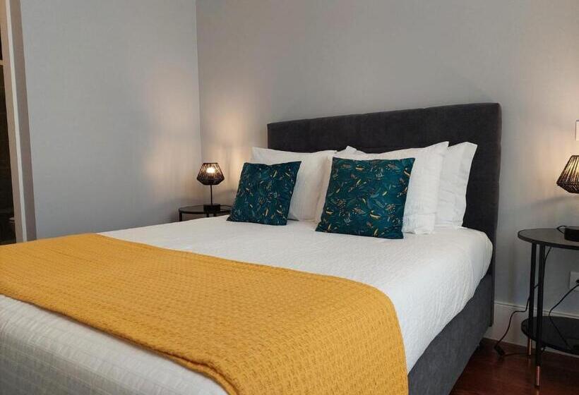 اتاق لوکس با بالکن, Cool Suites