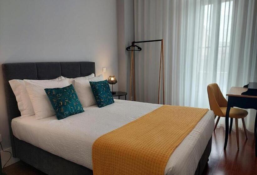 اتاق لوکس با بالکن, Cool Suites