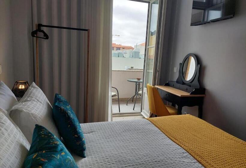 اتاق لوکس با بالکن, Cool Suites