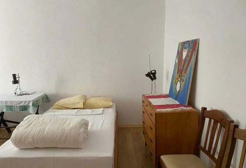 Pokój Standard Trzyosobowy, Rupa Guest House Camping Shkoder