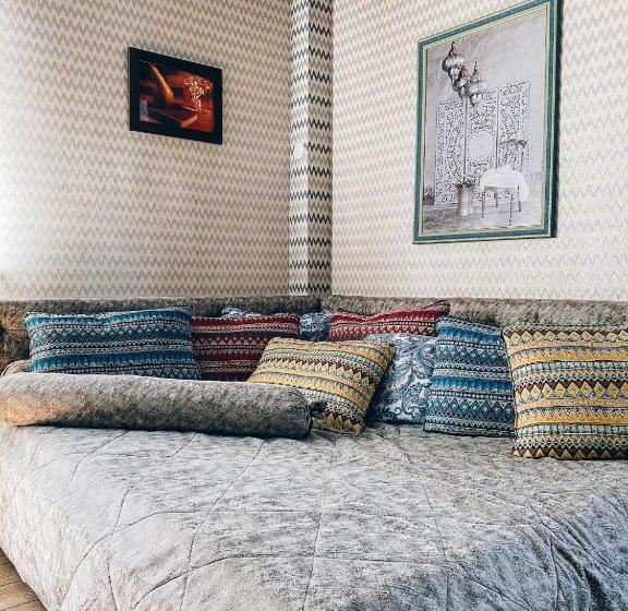 خانه 1 خوابه, Al Baraka