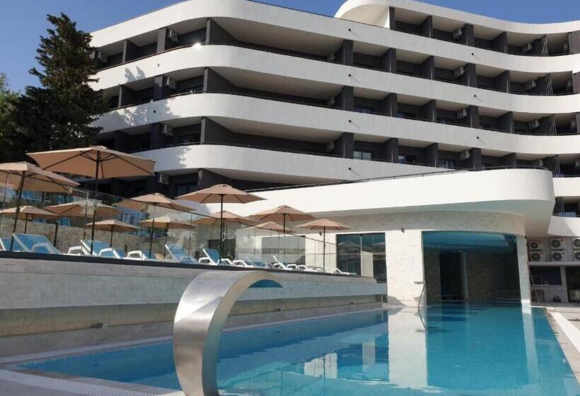 اتاق لوکس سه تخته, Montenegrina Hotel & Spa All Inclusive