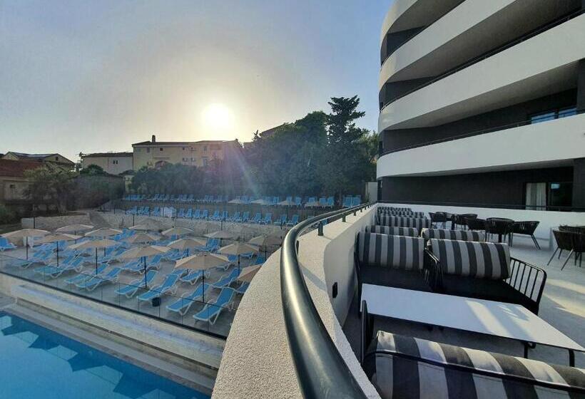 اتاق لوکس سه تخته, Montenegrina Hotel & Spa All Inclusive