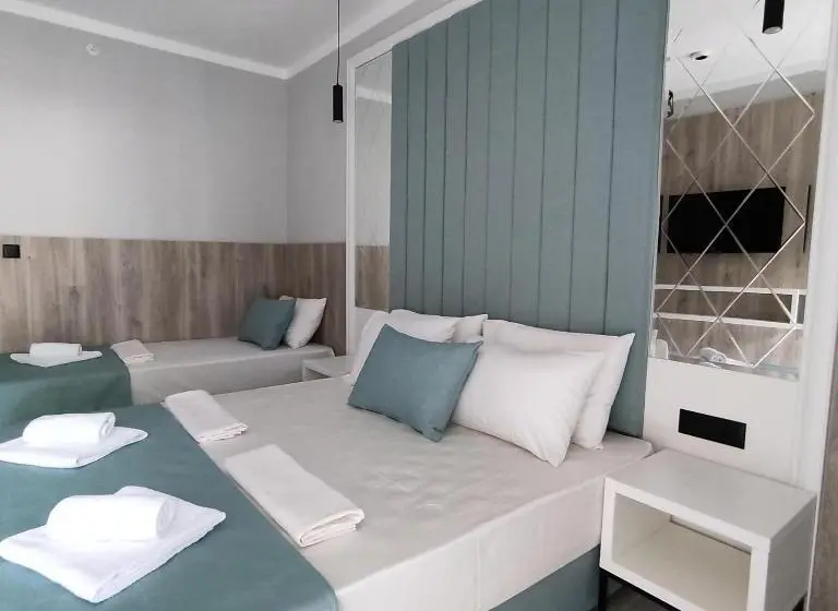 اتاق لوکس سه تخته, Montenegrina Hotel & Spa All Inclusive