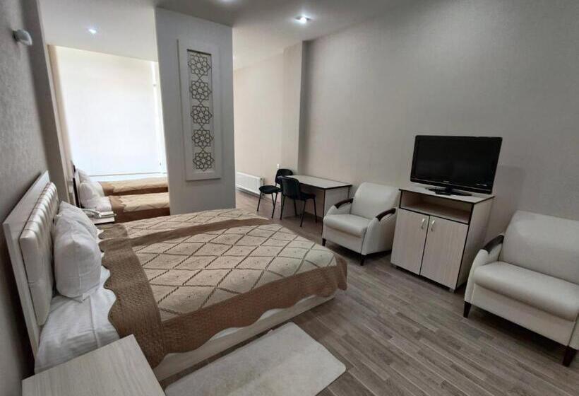 اتاق لوکس سه تخته, Chukhur Gabala Museum