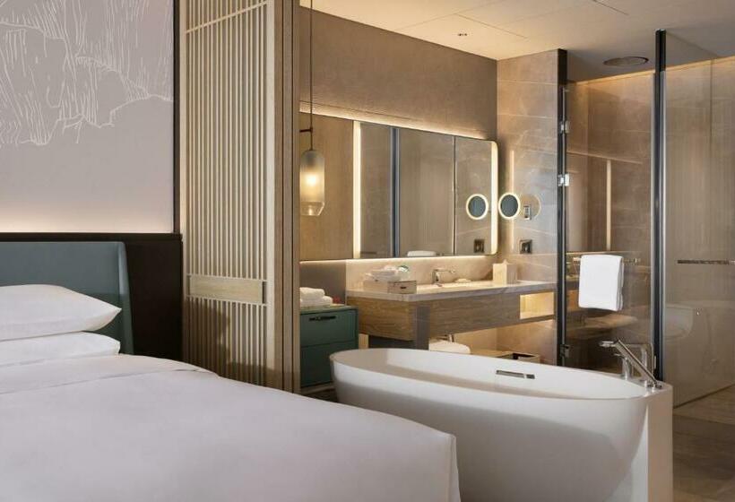 带2个双人床的标准工作室, Qinhuangdao Marriott Resort