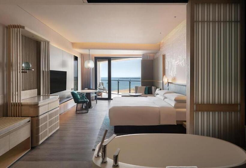 Номер Deluxe Кровать Кинг, Qinhuangdao Marriott Resort
