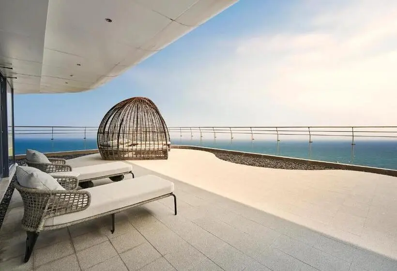 キングサイズベッドのスイートルーム, Qinhuangdao Marriott Resort