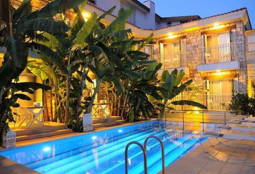 اتاق لوکس سه تخته, Gi̇ri̇tli̇m Buti̇k Otel