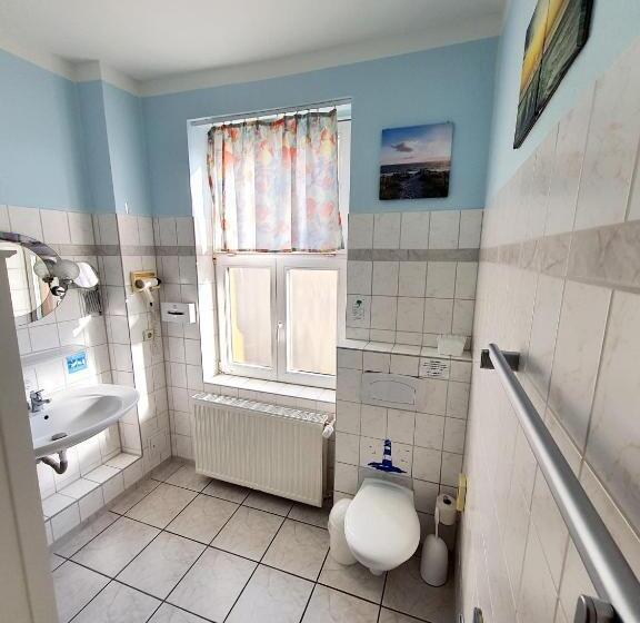 Номер Стандарт, Knöpel