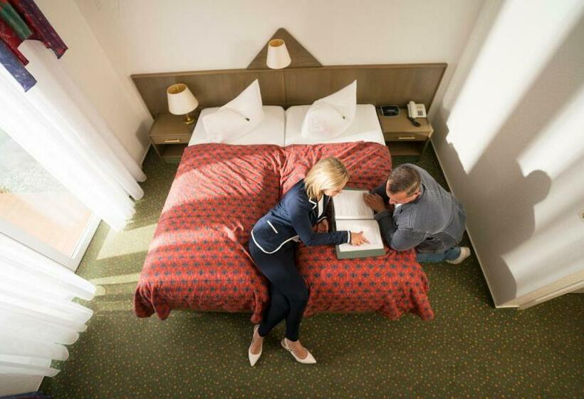 스탠다드 룸, Das Fritz