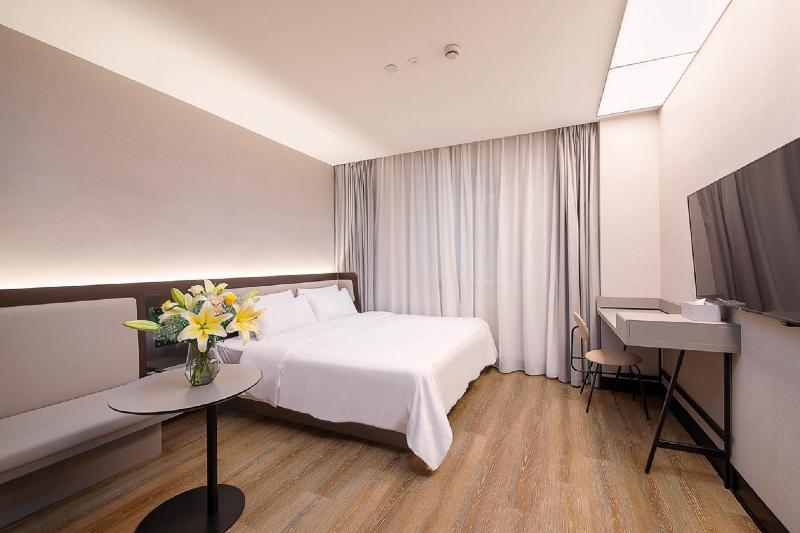 Superior Oda, Hanting  Shanghai Babaiban Pudian Road Metro Station