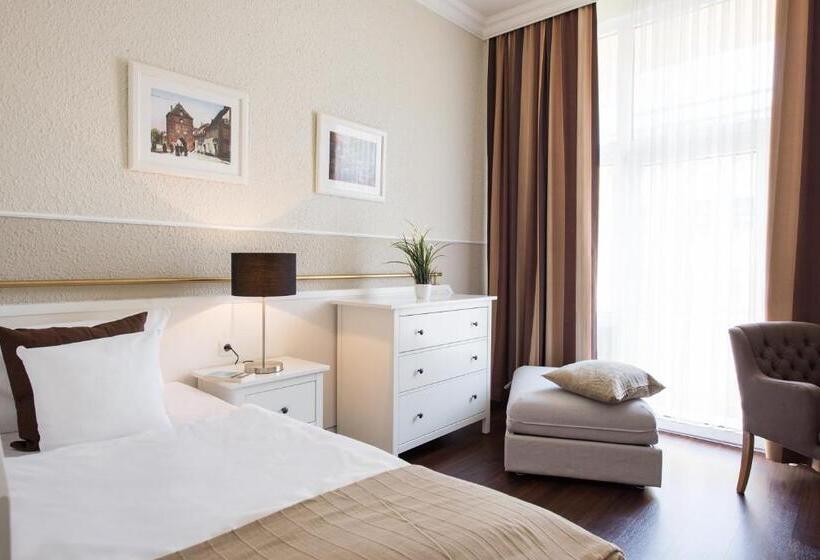 标准单人间, Stralsund