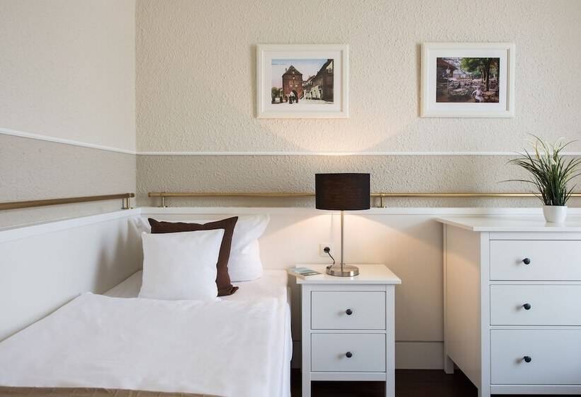 标准单人间, Stralsund