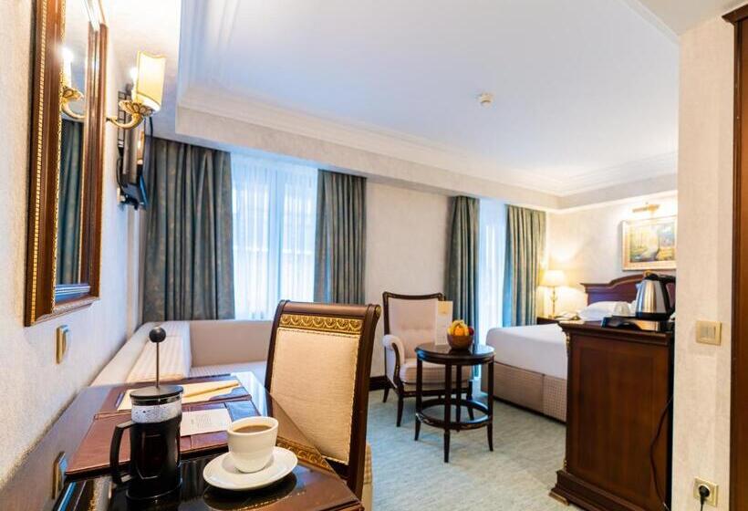 اتاق لوکس با بالکن, Ilci Residence