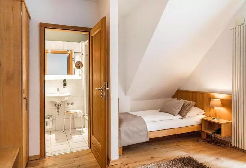 اتاق استاندارد یک نفره, Okotel Hamburg