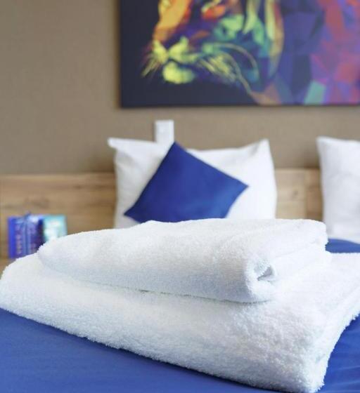 اتاق استاندارد, Motel Blue