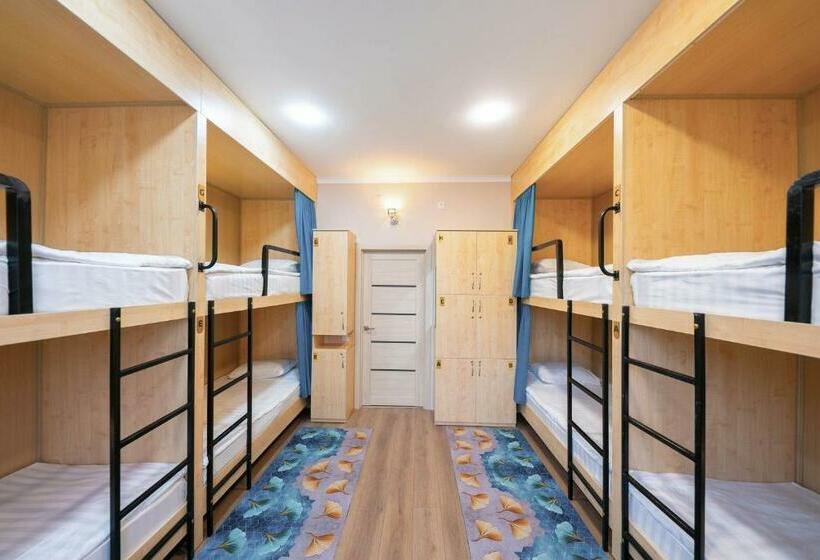تختخواب در اتاق مشترک, Kaganat Hostel