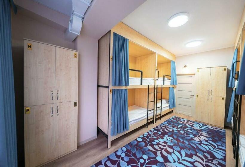 تختخواب در اتاق مشترک, Kaganat Hostel