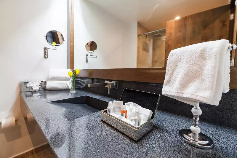 سوئیت با تخت بزرگ, Blvd Hotel And Studios Universal Hollywood, Ascend Hotel Collection