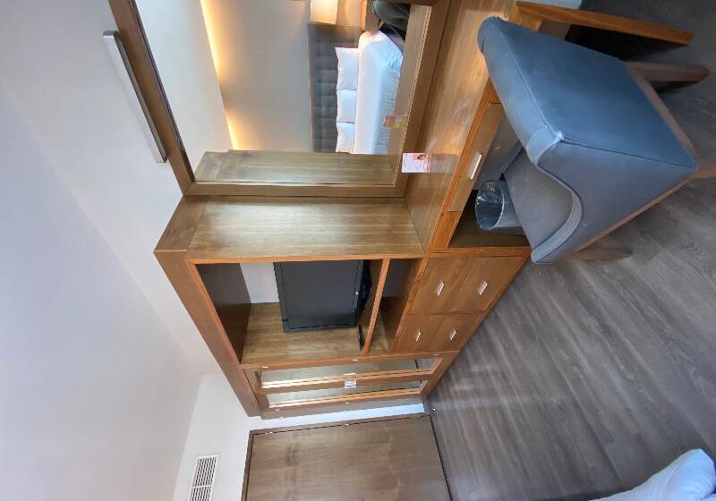 带大床的套房, Blvd Hotel And Studios Universal Hollywood, Ascend Hotel Collection
