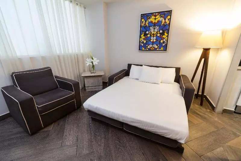 سوئیت با تخت بزرگ, Blvd Hotel And Studios Universal Hollywood, Ascend Hotel Collection