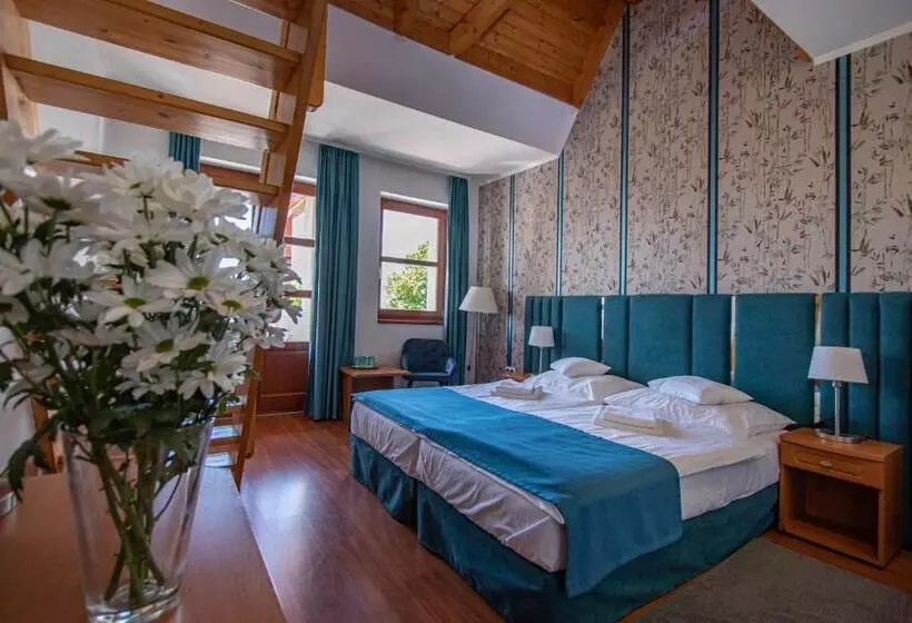 Standard Neljän Hengen Huone, Balatonfői Yacht Club