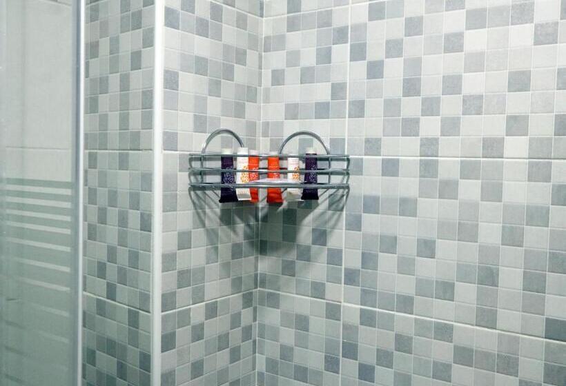 اتاق استاندارد, Beirut Hotel 1