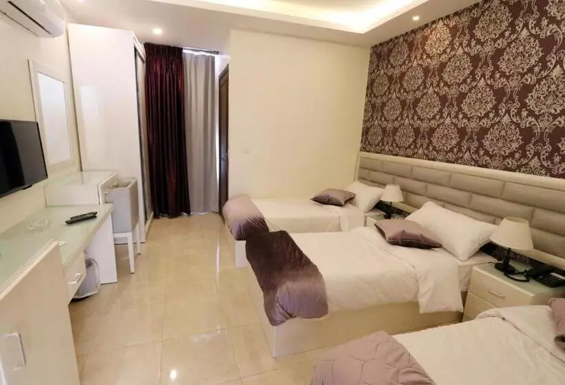 اتاق استاندارد سه نفره, Beirut Hotel 1