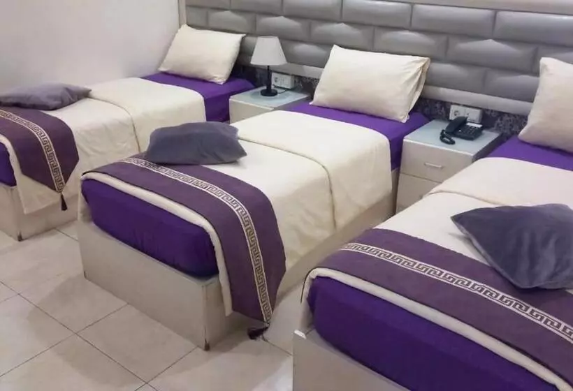 اتاق استاندارد سه نفره, Beirut Hotel 1