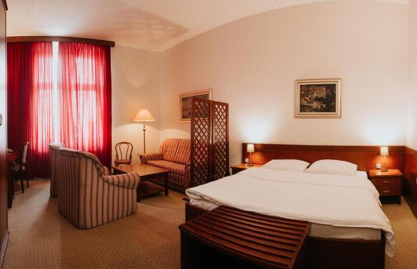 غرفة قياسية, Central