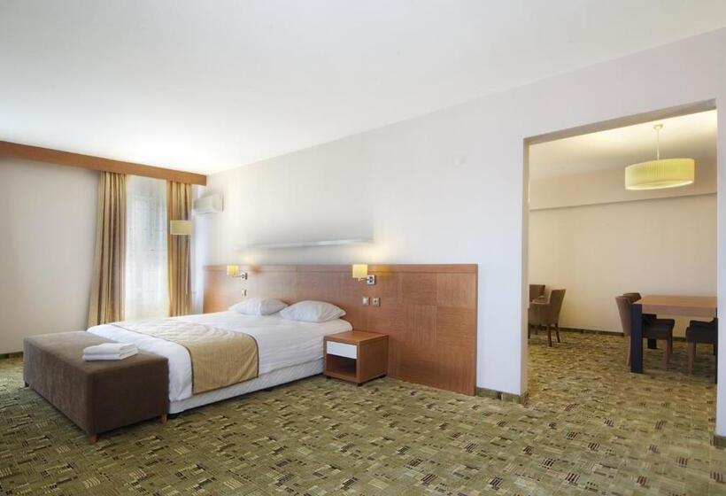 سوئیت با تخت بزرگ, Cerkezkoy Business