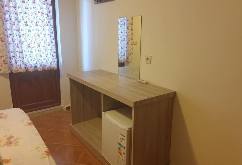 اتاق خانوادگی, Cirali