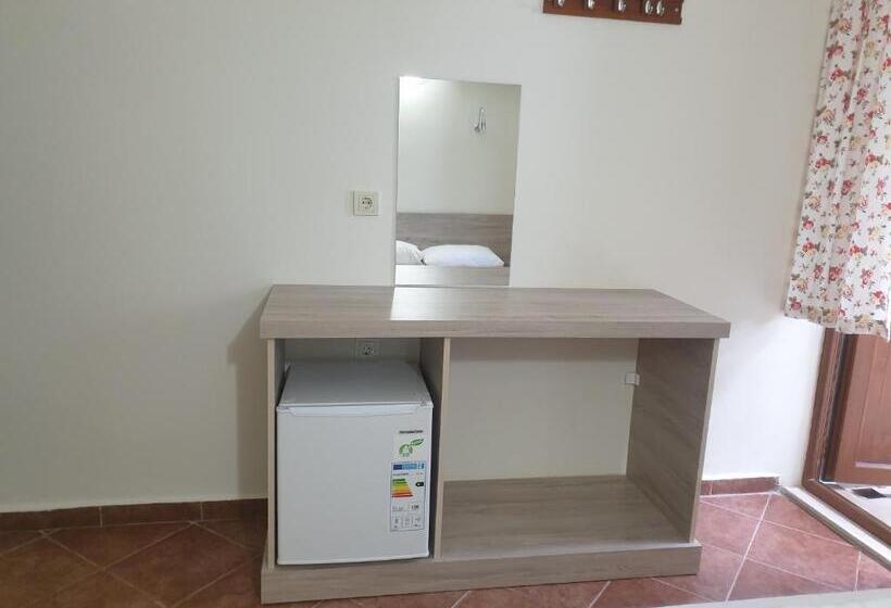 اتاق استاندارد سه نفره, Cirali