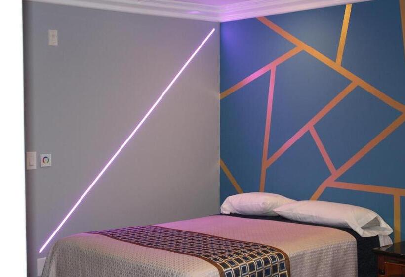 غرفة ديلوكس سرير كينج, Erth Inn By Aga Maywood