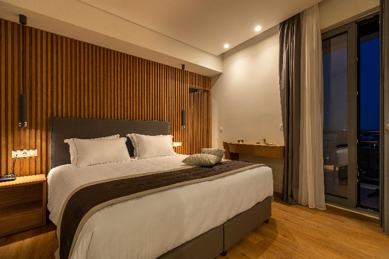 Полулюкс, Glyfada Riviera