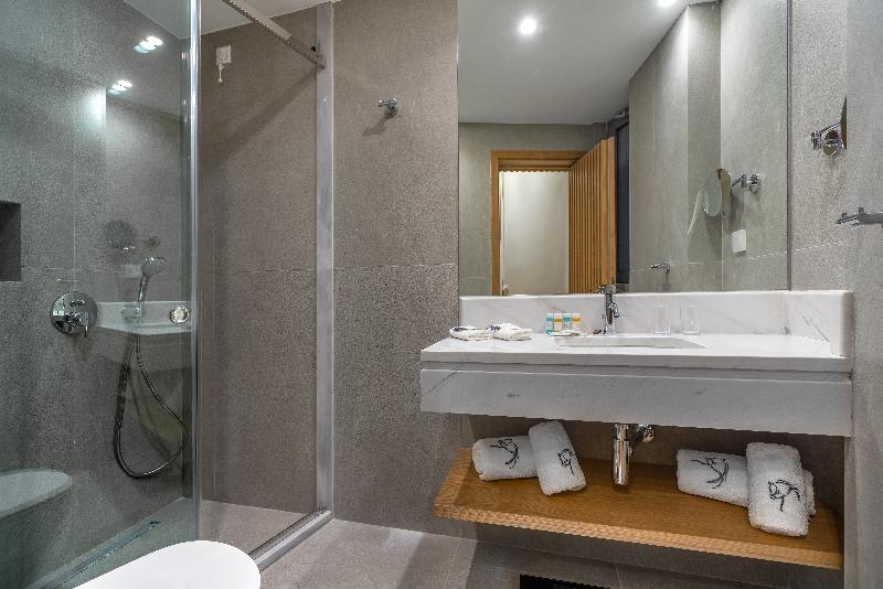 Полулюкс, Glyfada Riviera