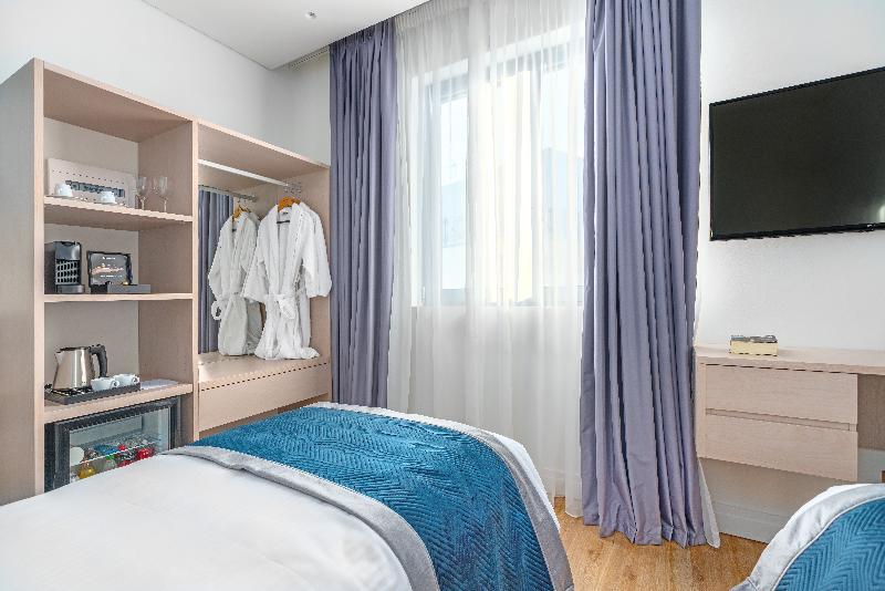 Семейный Номер, Glyfada Riviera