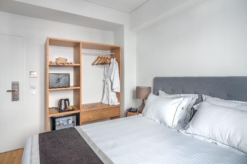 Номер Стандарт, Glyfada Riviera