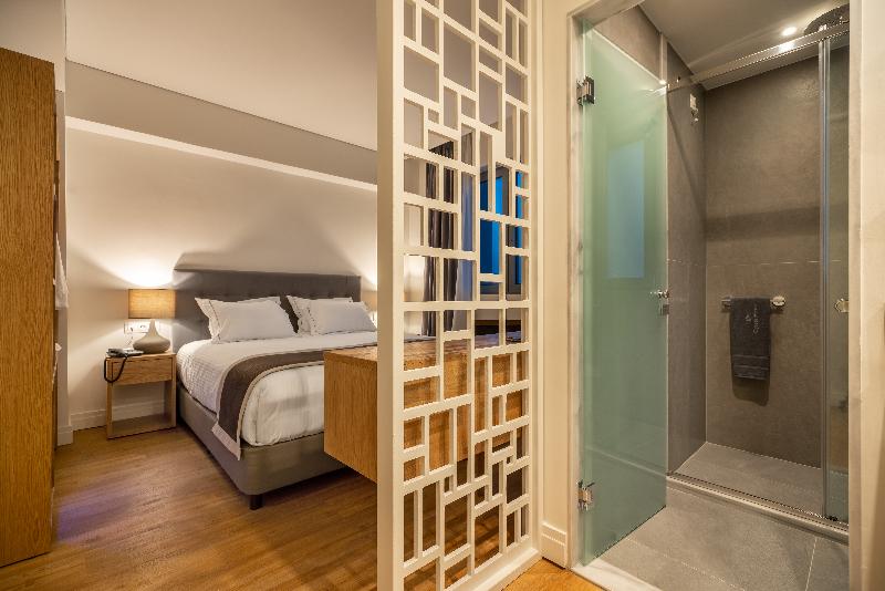 Номер Стандарт, Glyfada Riviera