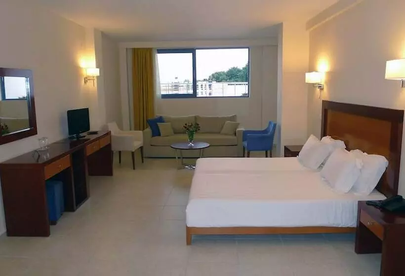 Economy-huone, Ionian Theoxenia