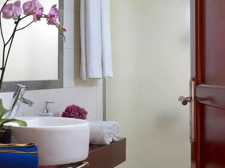 Economy Triple Room, Ionian Theoxenia